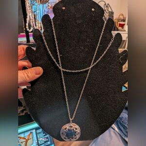 Elegant Vintage C1946 Silver Blue Oxtegan Pendant Necklace